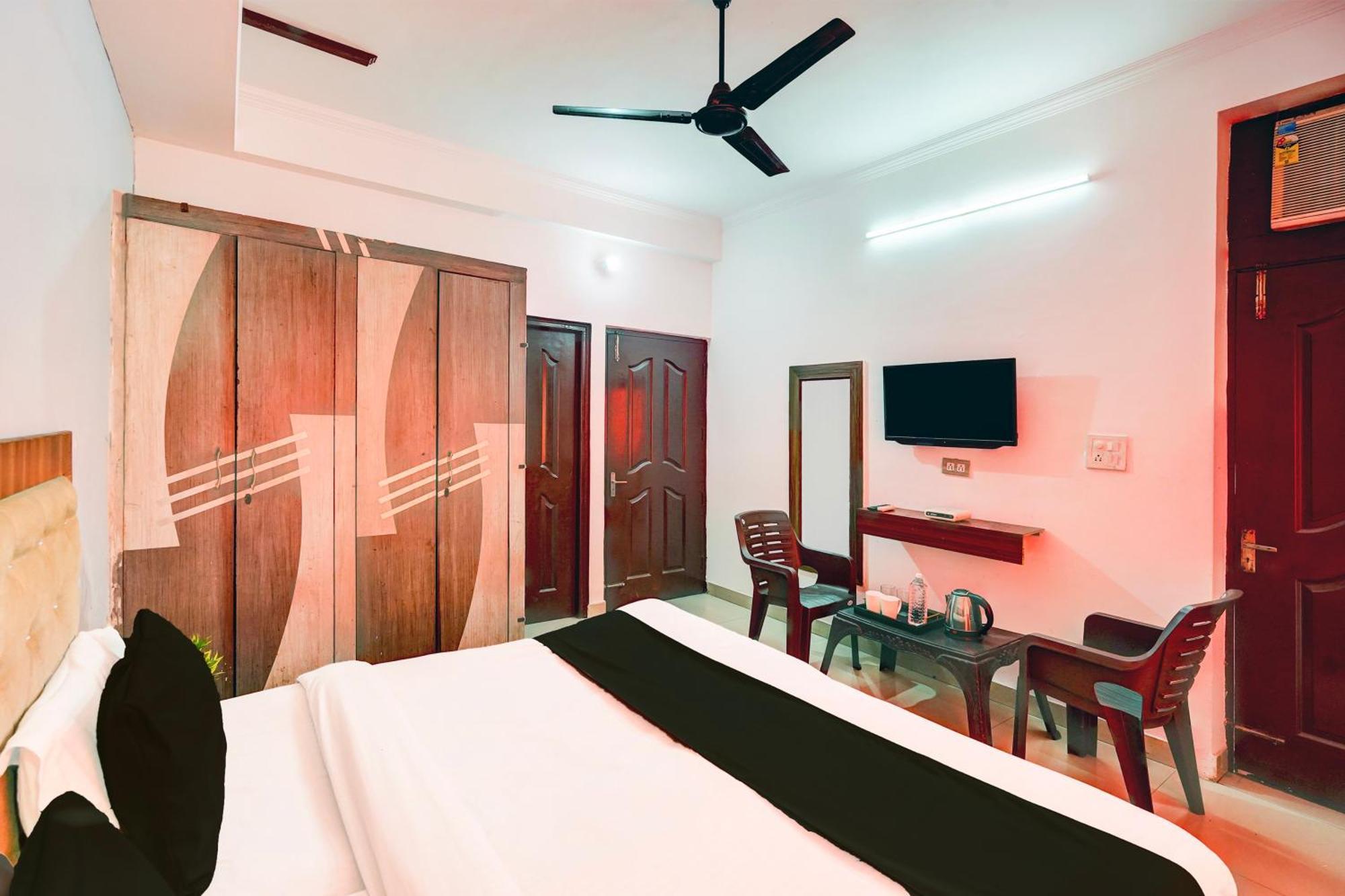 Super Hotel O Palm デヘラードゥーン エクステリア 写真